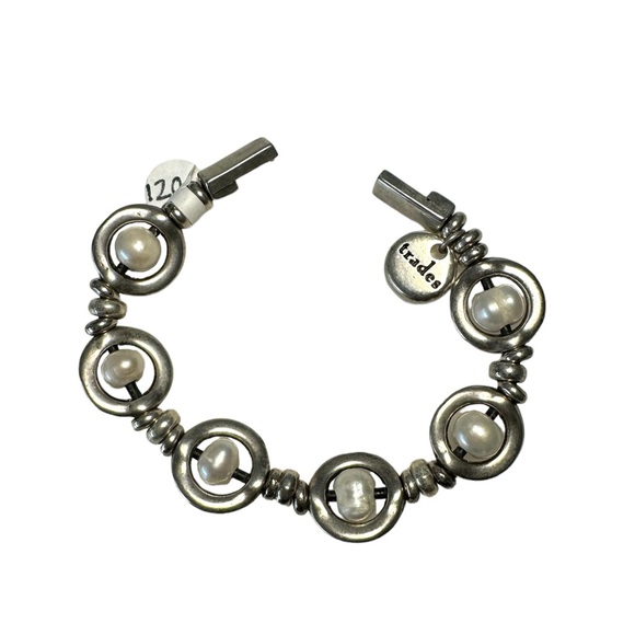 Silver and Pearl bracelet - Picture 2 of 2